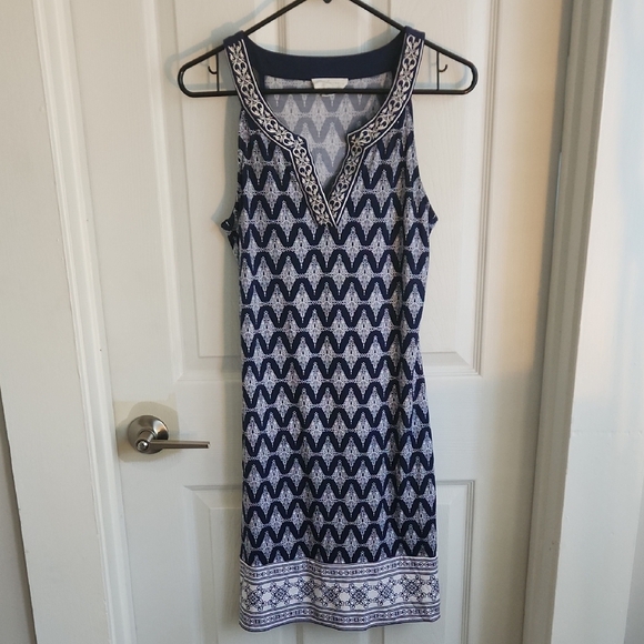 Sleeveless V-Neck Mini Dress - Picture 4 of 4